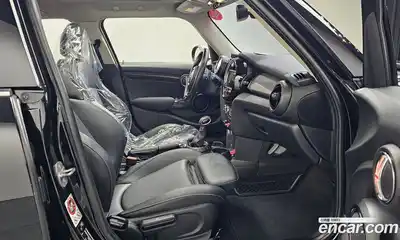 Mini Cooper 2016 1.5 Автомат в Москве № 178654, миниатюра 10