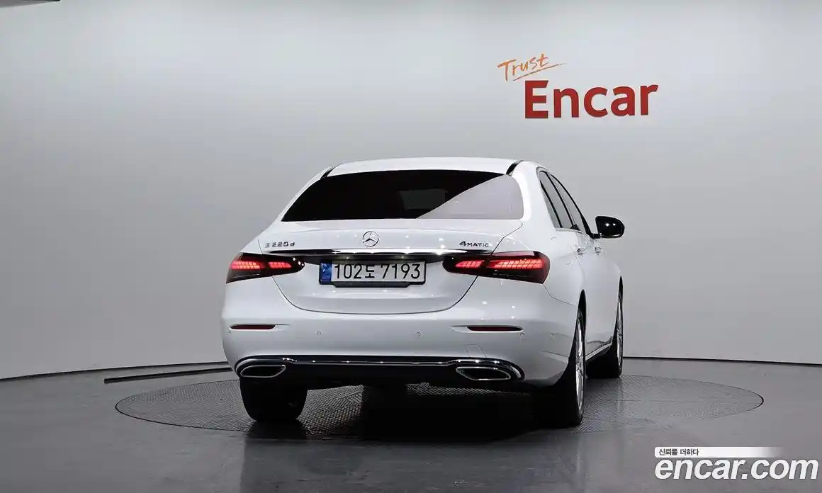 Mercedes-Benz E-Class 2022 1.9 Автомат в Москве № 183566, фото 16