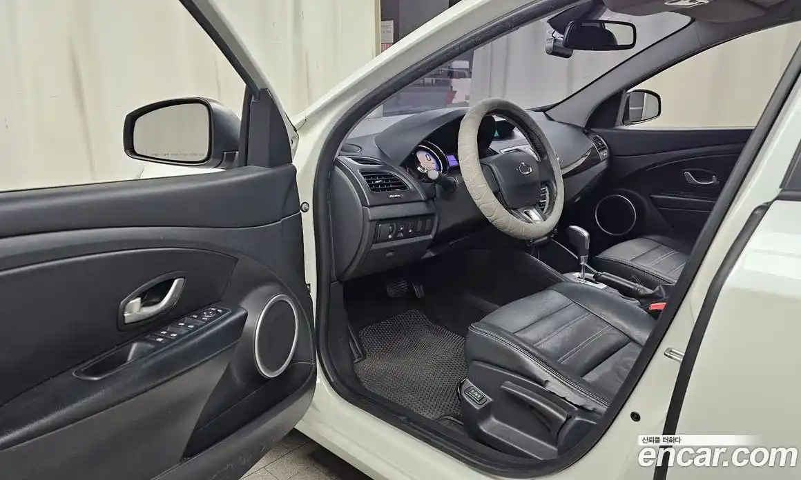 Renault SM3 2014 1.6 Автомат в Москве № 183808, фото 1