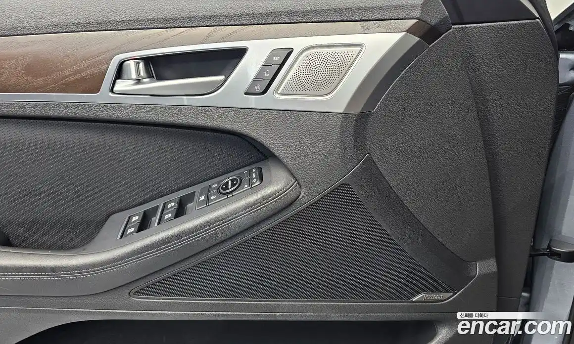 Genesis G80 2017 3.3 Автомат в Москве № 18693, фото 1