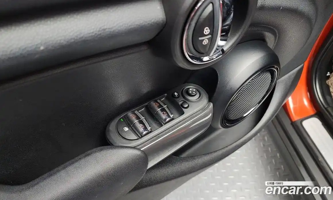 Mini Cooper 2019 1.5 Автомат в Москве № 192082, фото 11