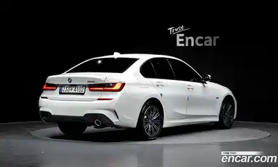 BMW 3-Series 2022 2.0 Автомат в Москве № 192214, миниатюра 2