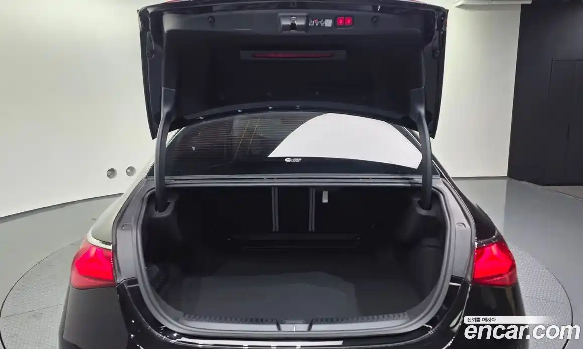 Mercedes-Benz E-Class 2025 3.0 Автомат в Москве № 193664, фото 17