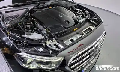 Mercedes-Benz E-Class 2025 3.0 Автомат в Москве № 193664, миниатюра 3