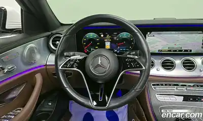 Mercedes-Benz E-Class 2021 2.0 Автомат в Москве № 194418, миниатюра 3