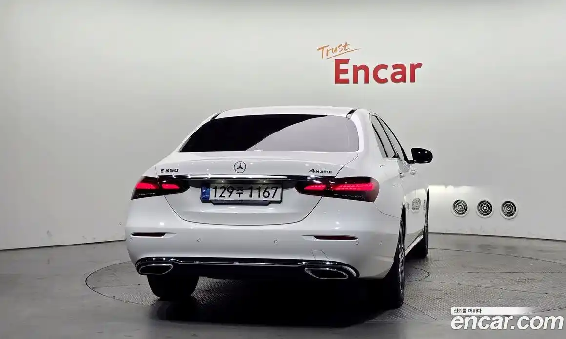 Mercedes-Benz E-Class 2021 2.0 Автомат в Москве № 194418, фото 4