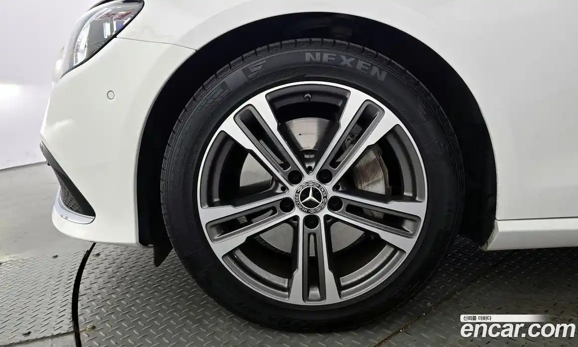 Mercedes-Benz E-Class 2021 2.0 Автомат в Москве № 194418, фото 5