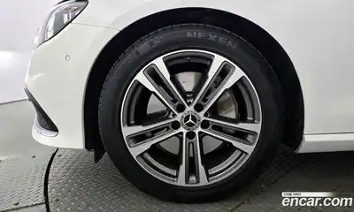 Mercedes-Benz E-Class 2021 2.0 Автомат в Москве № 194418, миниатюра 5