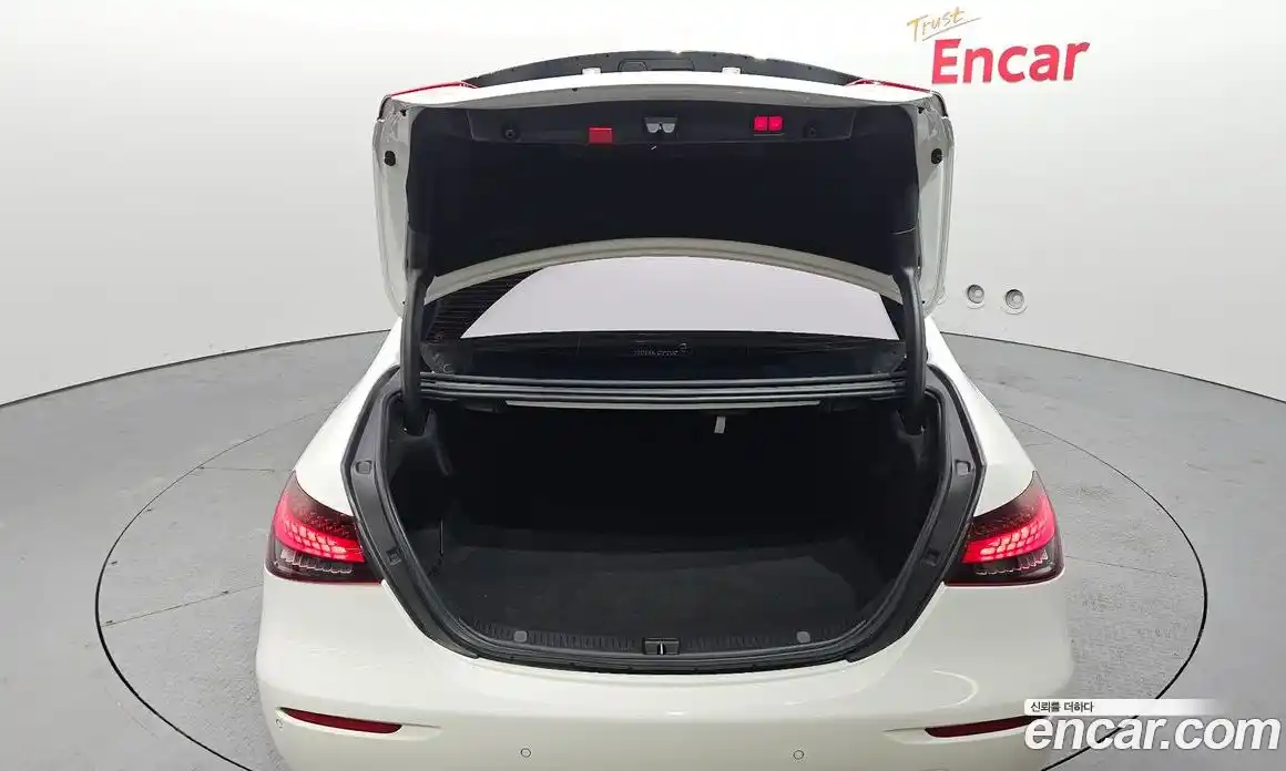 Mercedes-Benz E-Class 2021 2.0 Автомат в Москве № 195211, фото 16