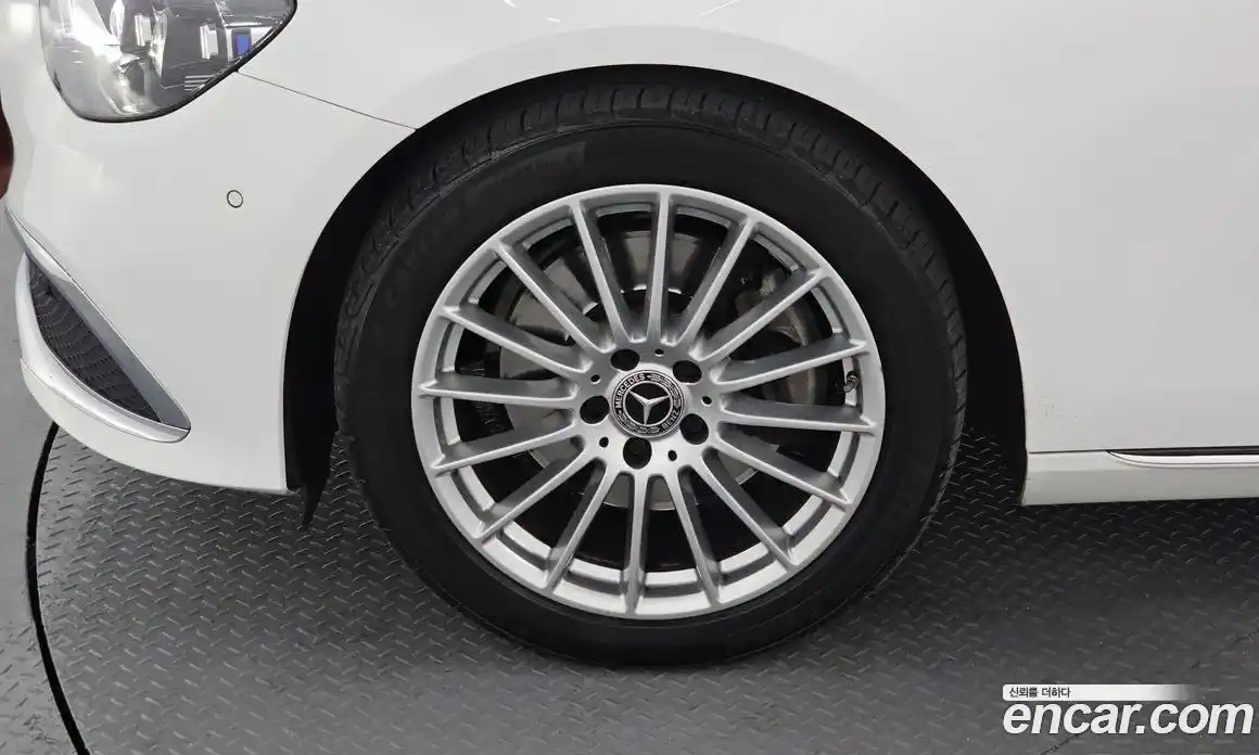 Mercedes-Benz E-Class 2021 2.0 Автомат в Москве № 195211, фото 20