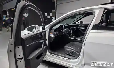 Audi A6 2023 2.0 Автомат в Москве № 196085, миниатюра 11