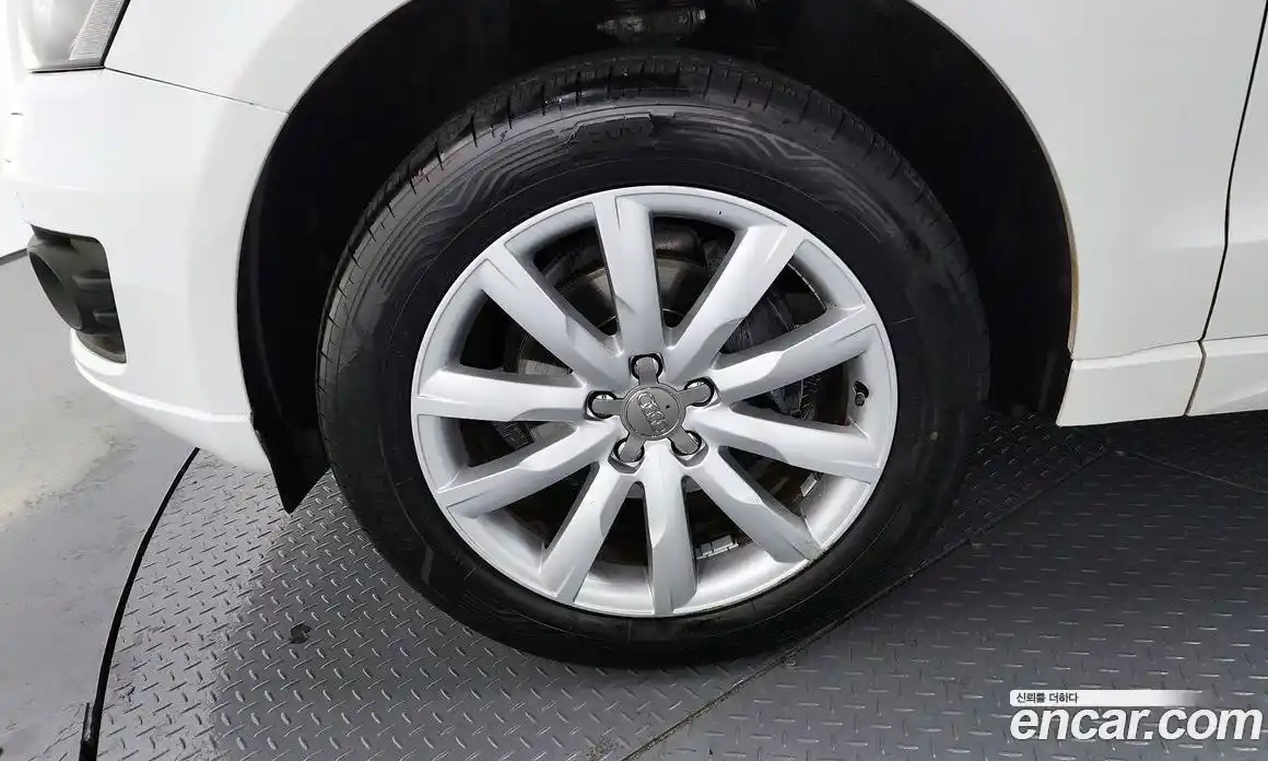 Audi Q5 2012 2.0 Автомат в Москве № 196661, фото 6