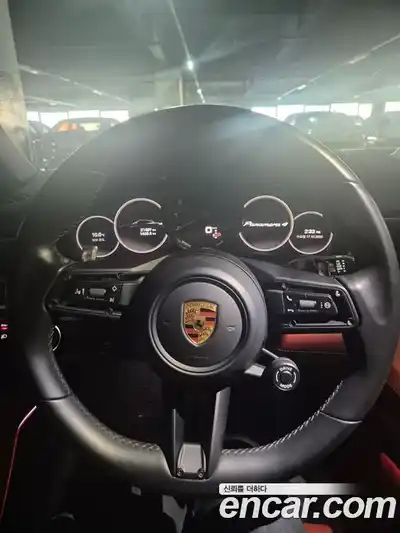 Porsche Panamera, 2023