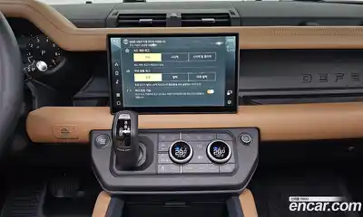 Land Rover Defender, 2025