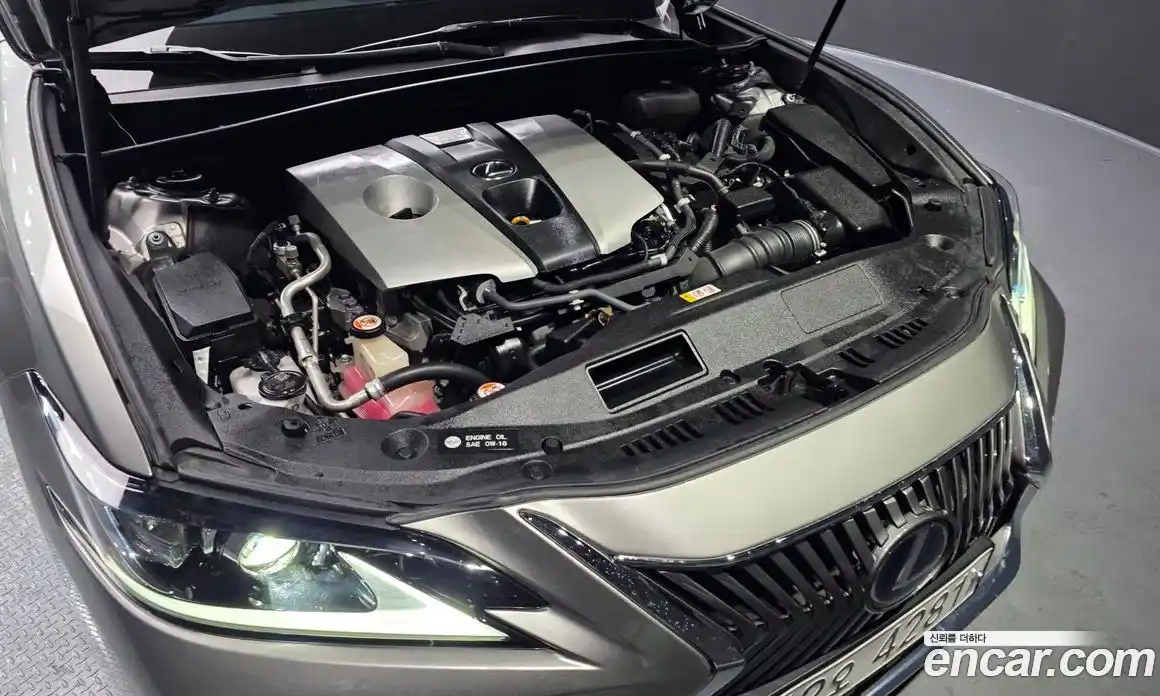 Lexus ES 2019 2.5 Автомат в Москве № 198797, фото 15