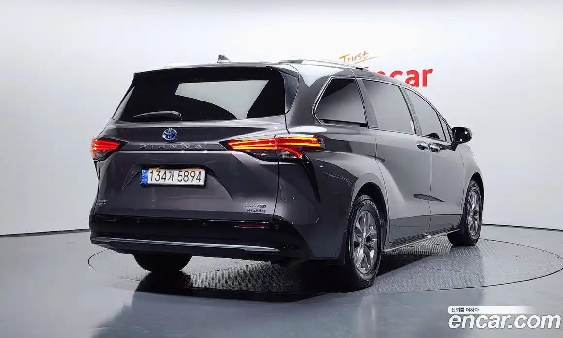 Toyota Sienna 2023 2.5 Автомат в Москве № 199598, фото 11