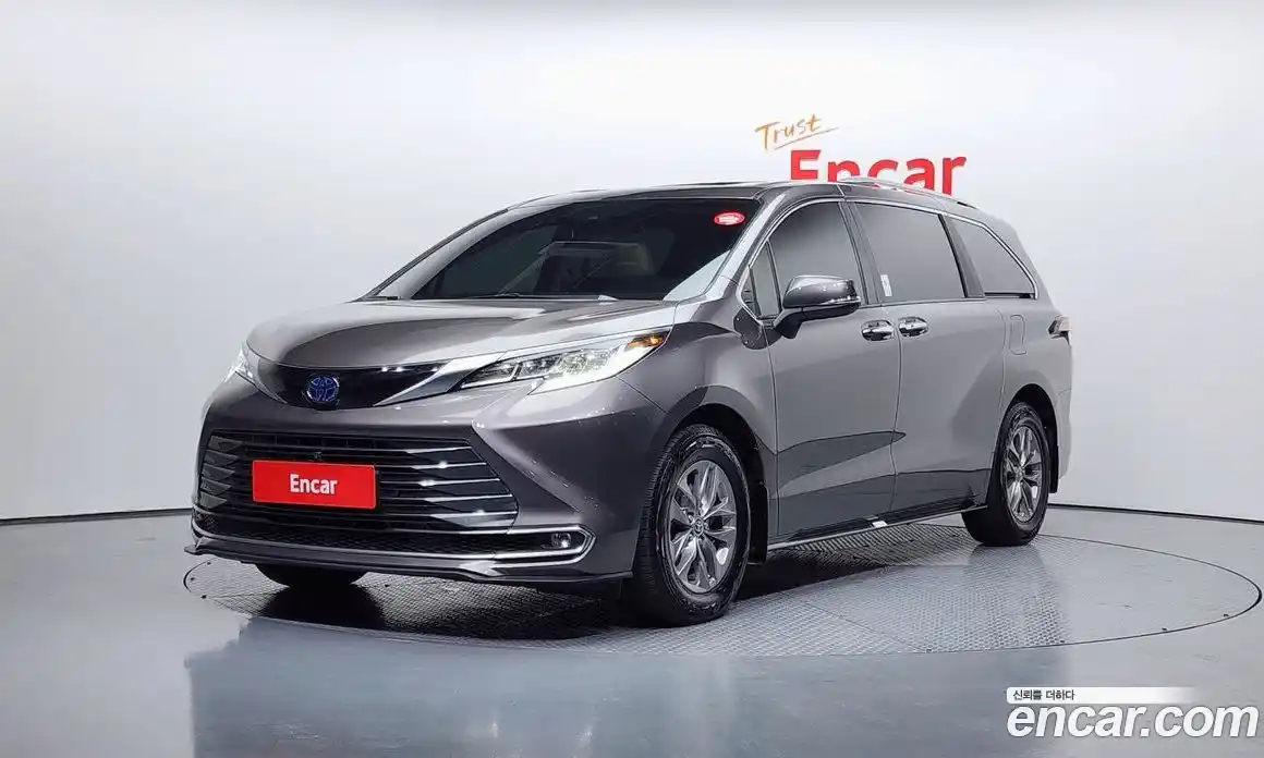 Toyota Sienna 2023 2.5 Автомат в Москве № 199598, фото 12