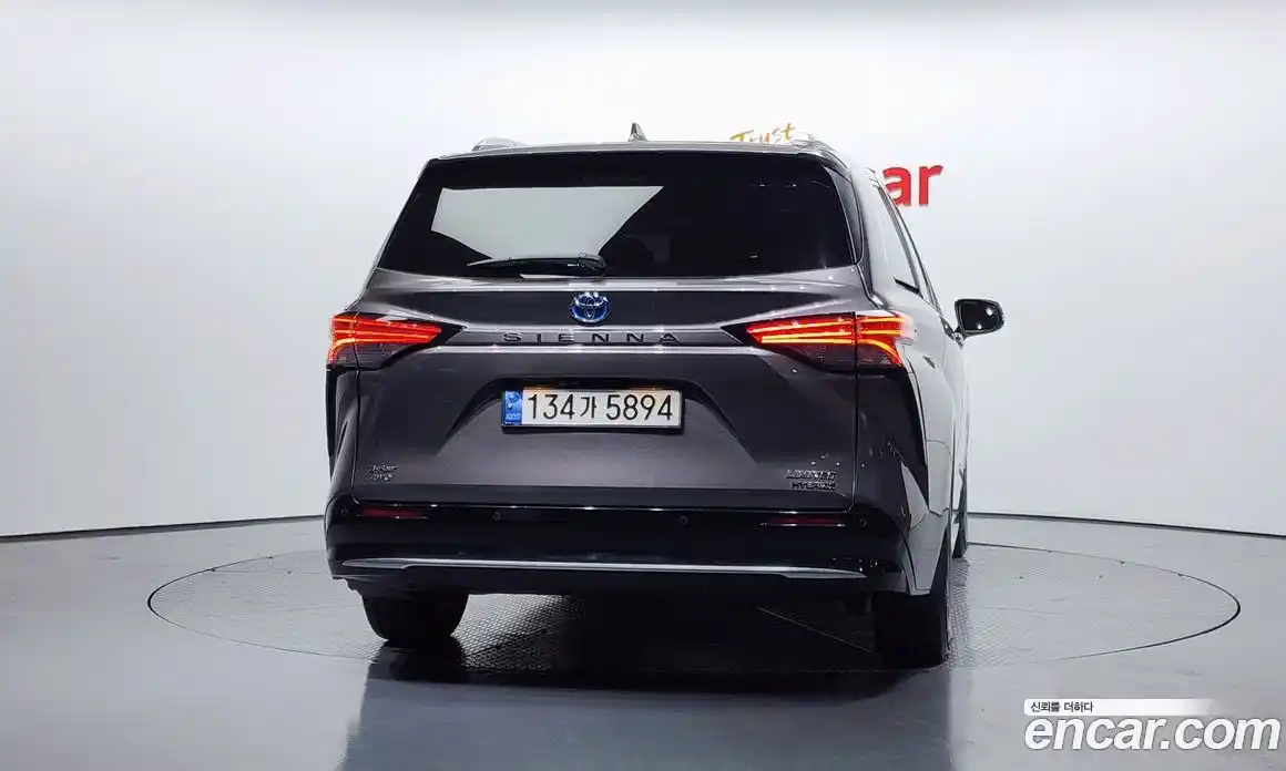 Toyota Sienna 2023 2.5 Автомат в Москве № 199598, фото 9