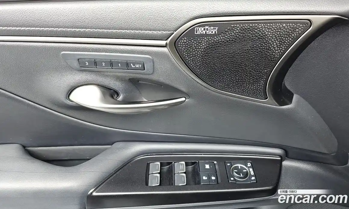 Lexus ES 2021 2.5 Автомат в Москве № 214706, фото 15