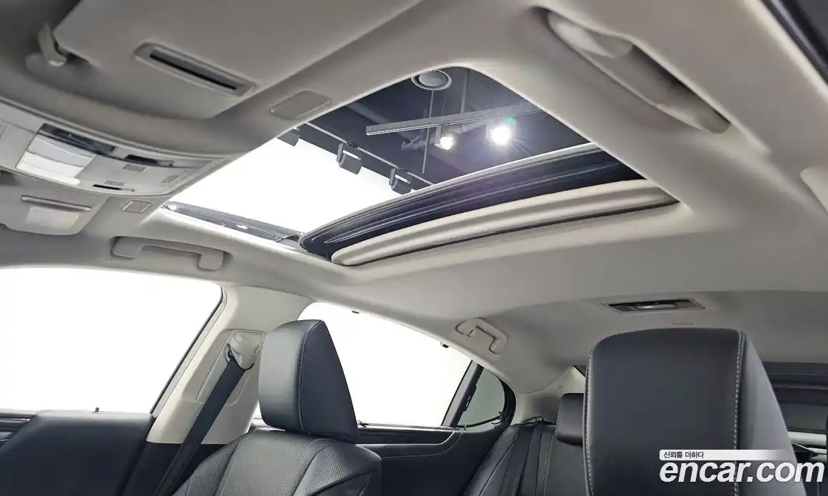 Lexus ES 2021 2.5 Автомат в Москве № 214706, фото 18