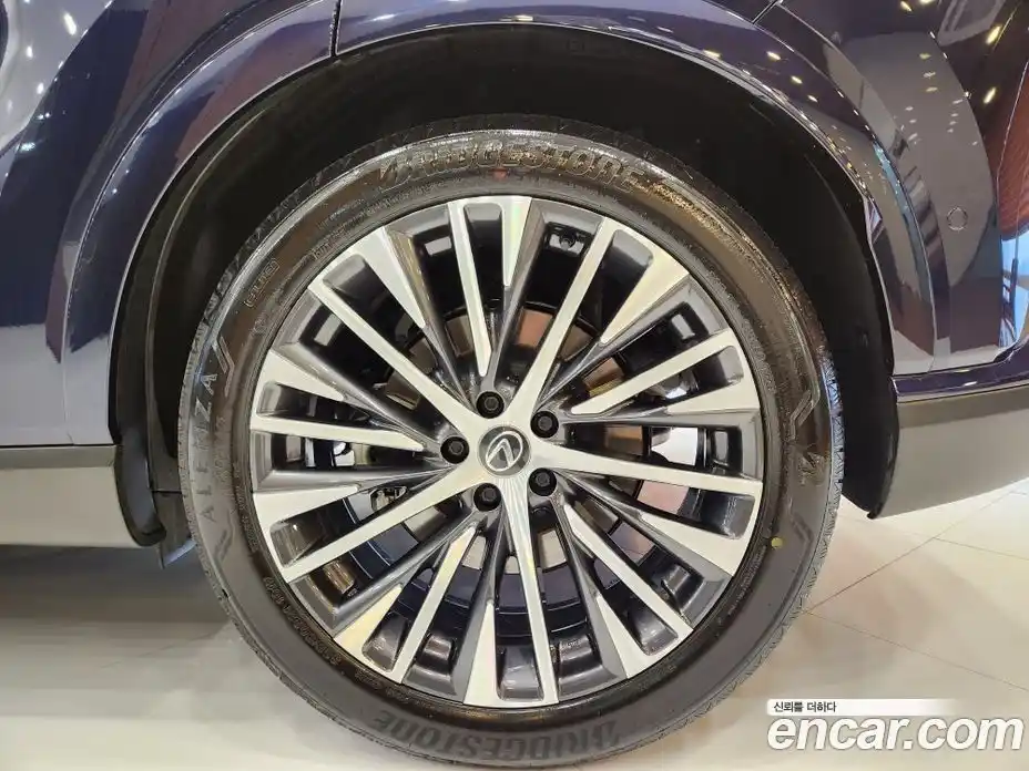 Lexus RX 2025 2.5 Вариатор в Москве № 214769, фото 6