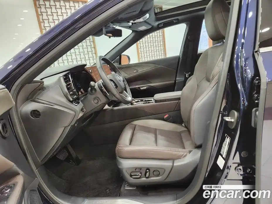 Lexus RX 2025 2.5 Вариатор в Москве № 214769, фото 10