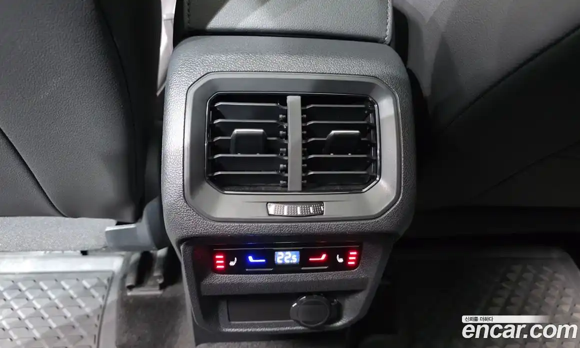 Volkswagen Tiguan 2023 2.0 Автомат в Москве № 215088, фото 18