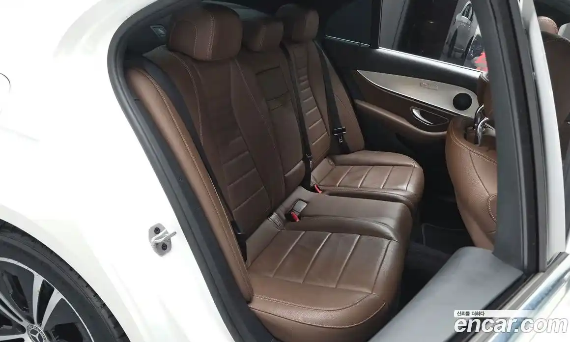 Mercedes-Benz E-Class 2021 2.0 Автомат в Москве № 225155, фото 11