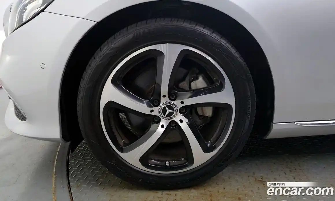 Mercedes-Benz E-Class 2020 2.0 Автомат в Москве № 229537, фото 11