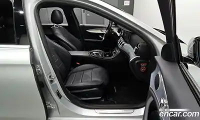Mercedes-Benz E-Class 2020 2.0 Автомат в Москве № 229537, миниатюра 2