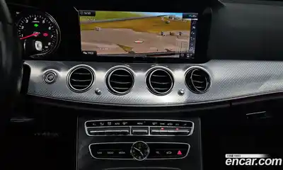Mercedes-Benz E-Class 2020 2.0 Автомат в Москве № 229537, миниатюра 3