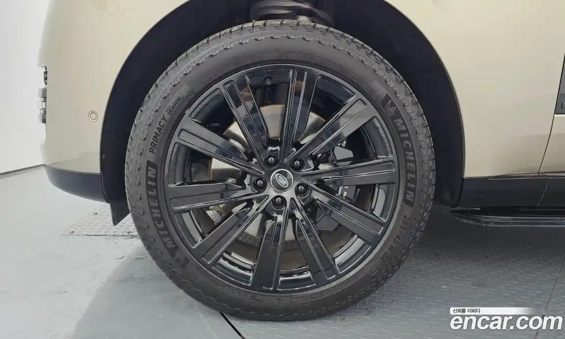 Land Rover Range-Rover 2025 3.0 Автомат в Москве № 231111, фото 17