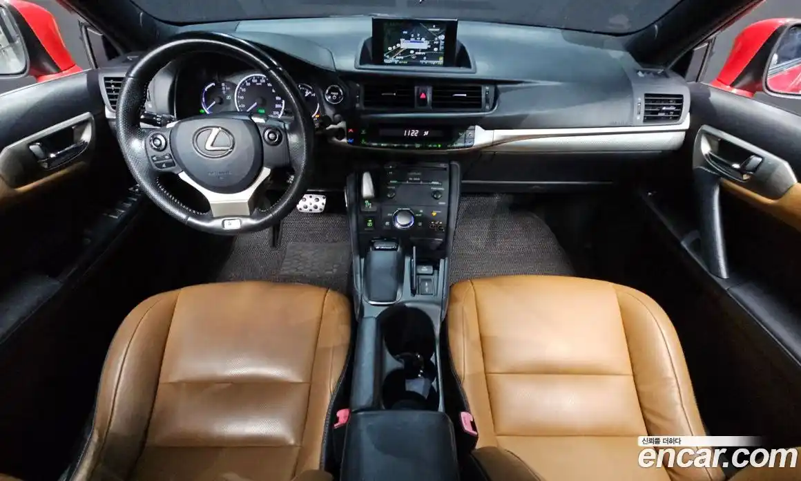 Lexus CT200h 2014 1.8 Автомат в Москве № 232057, фото 13