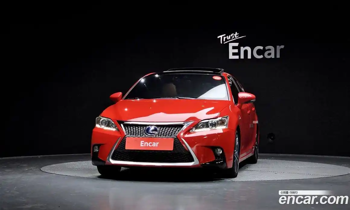 Lexus CT200h 2014 1.8 Автомат в Москве № 232057, фото 6