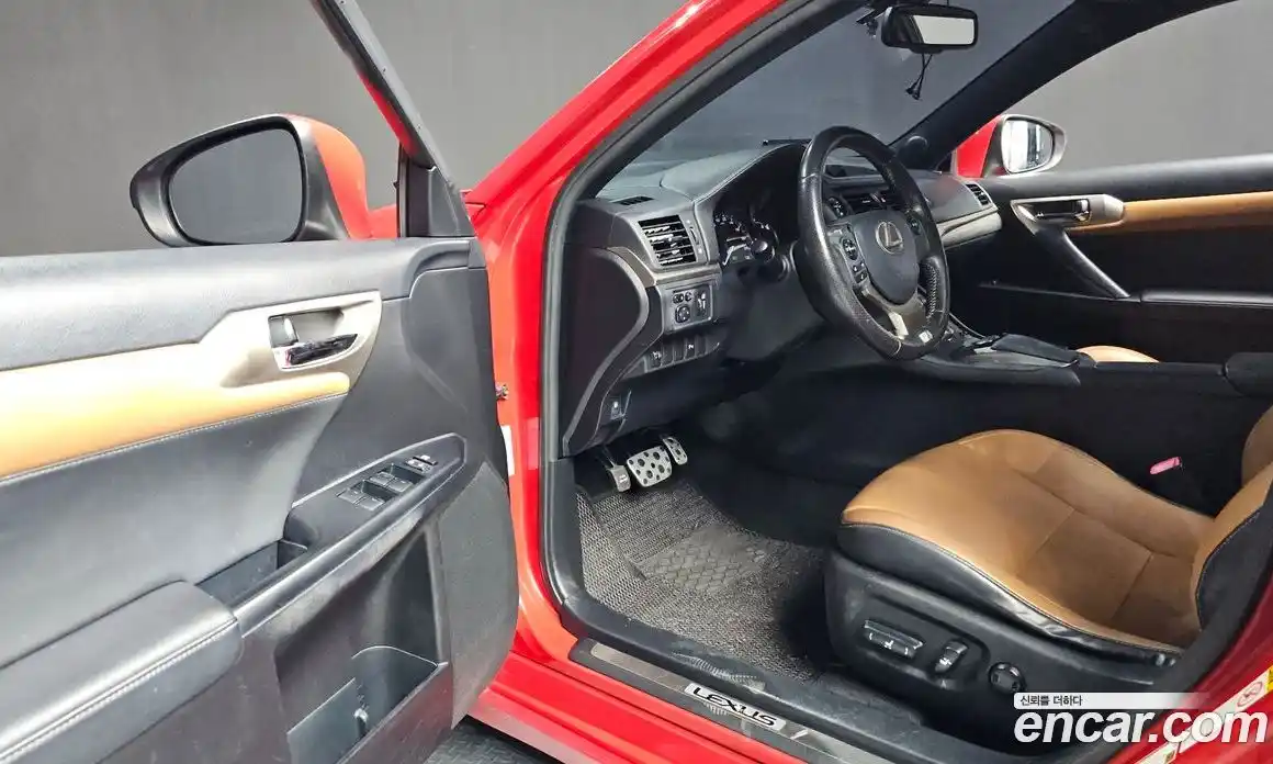 Lexus CT200h 2014 1.8 Автомат в Москве № 232057, фото 10