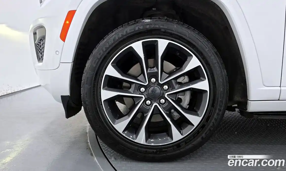 Jeep Cherokee 2022 3.6 Автомат в Москве № 232533, фото 4