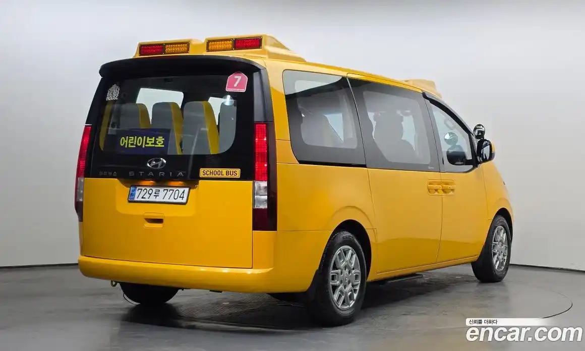 Hyundai Staria 2023 3.5 Автомат в Москве № 245030, фото 4