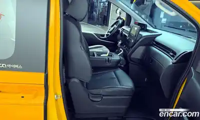 Hyundai Staria 2023 3.5 Автомат в Москве № 245030, миниатюра 9