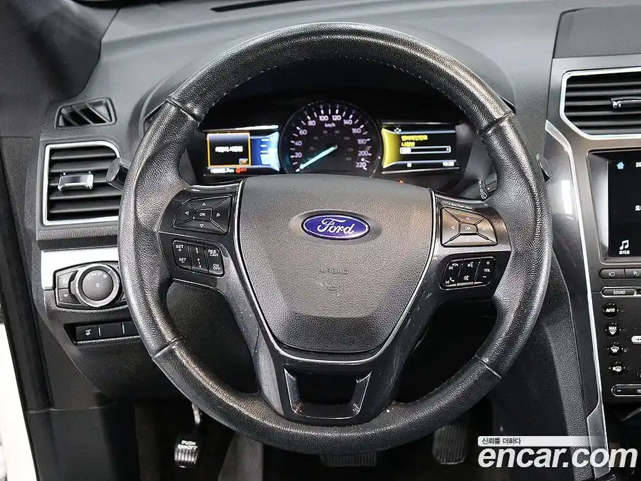 Ford Explorer 2018 2.3 Автомат в Москве № 255562, фото 14