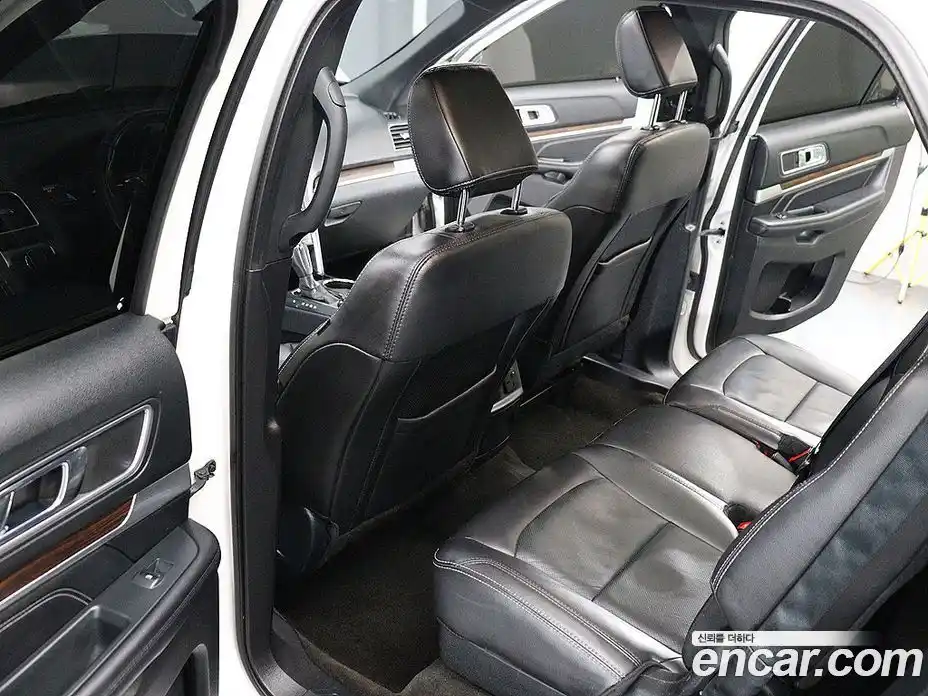 Ford Explorer 2018 2.3 Автомат в Москве № 255562, фото 15