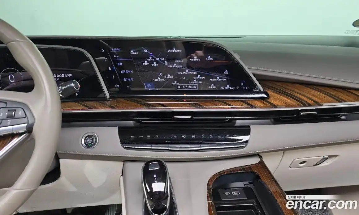 Cadillac Escalade 2023 6.2 Автомат в Москве № 256368, фото 15