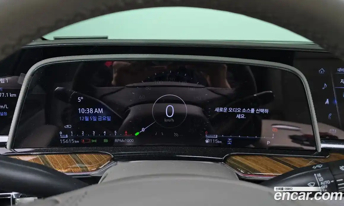 Cadillac Escalade 2023 6.2 Автомат в Москве № 256368, фото 8