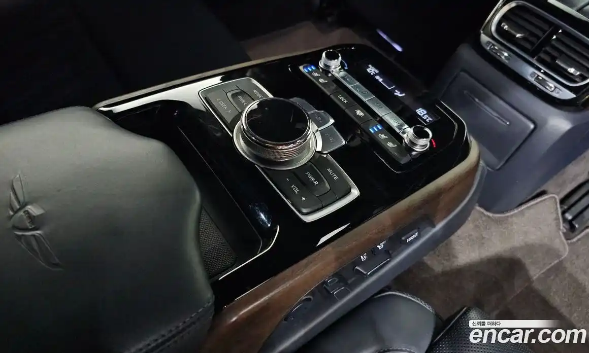 Genesis G90 2019 3.8 Автомат в Москве № 259461, фото 16