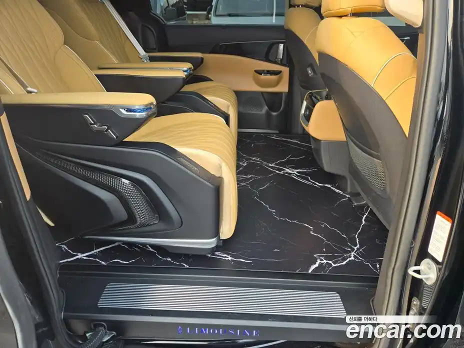 Kia Canival 2023 3.5 Автомат в Москве № 269407, фото 14