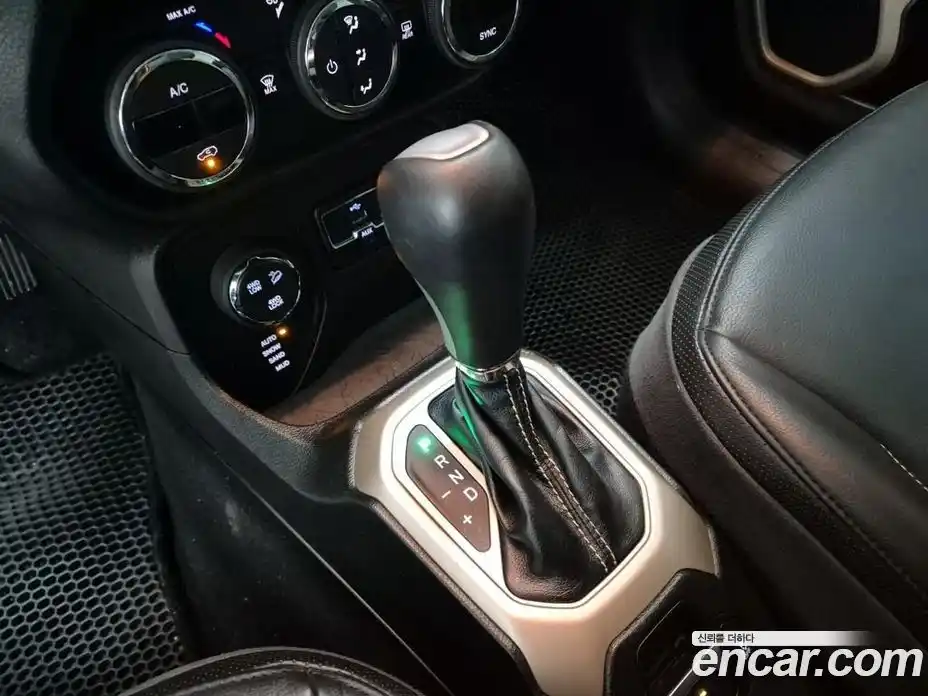 Jeep Renegade 2015 2.0 Автомат в Москве № 279163, фото 8