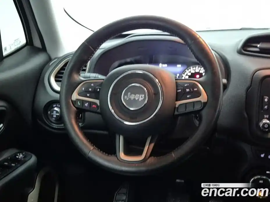 Jeep Renegade 2015 2.0 Автомат в Москве № 279163, фото 9