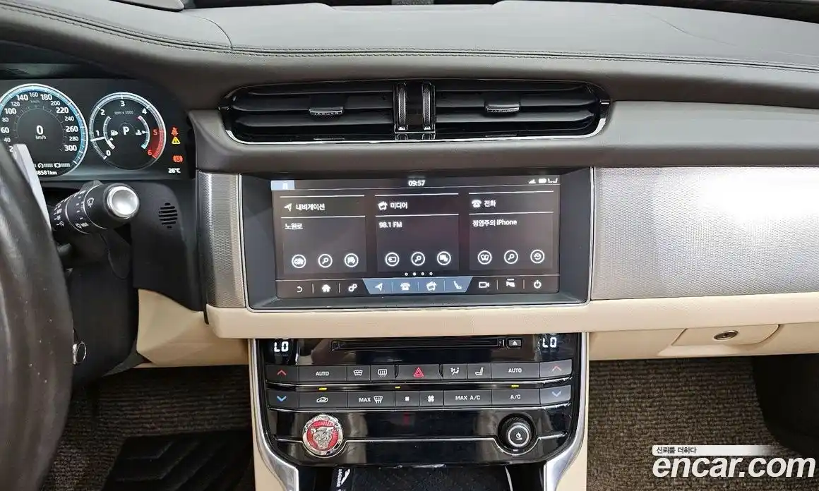 Jaguar XF 2017 2.0 Автомат в Москве № 283812, фото 14