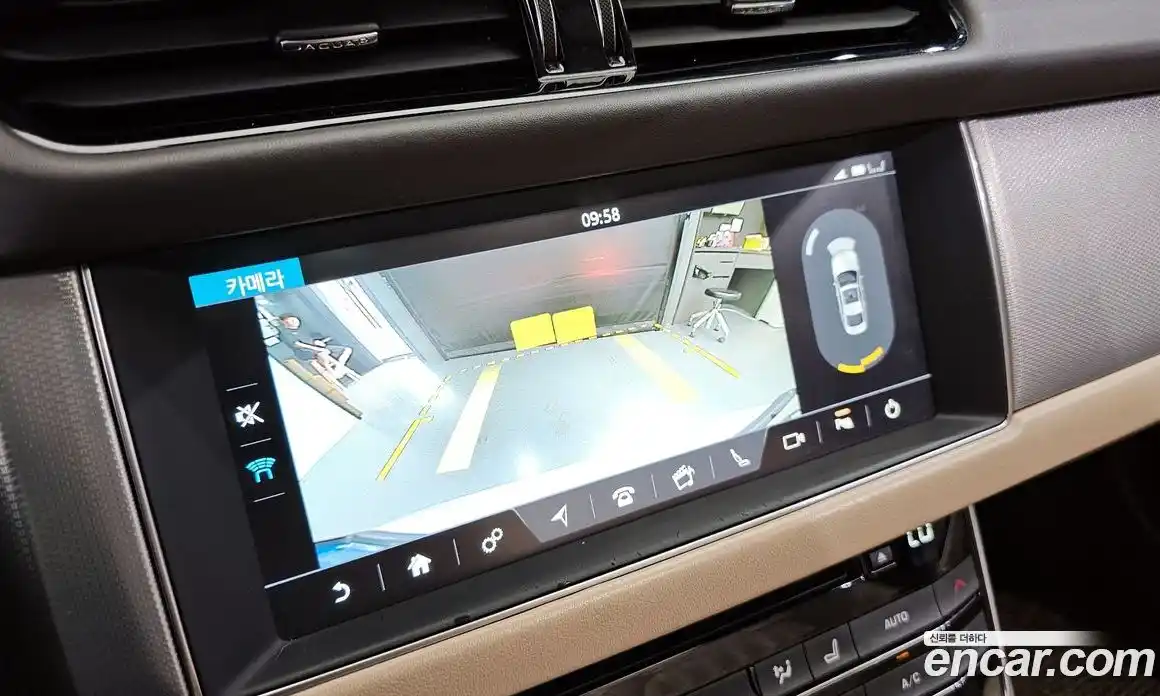 Jaguar XF 2017 2.0 Автомат в Москве № 283812, фото 15