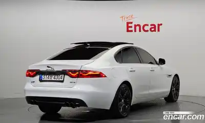 Jaguar XF 2017 2.0 Автомат в Москве № 283812, миниатюра 2