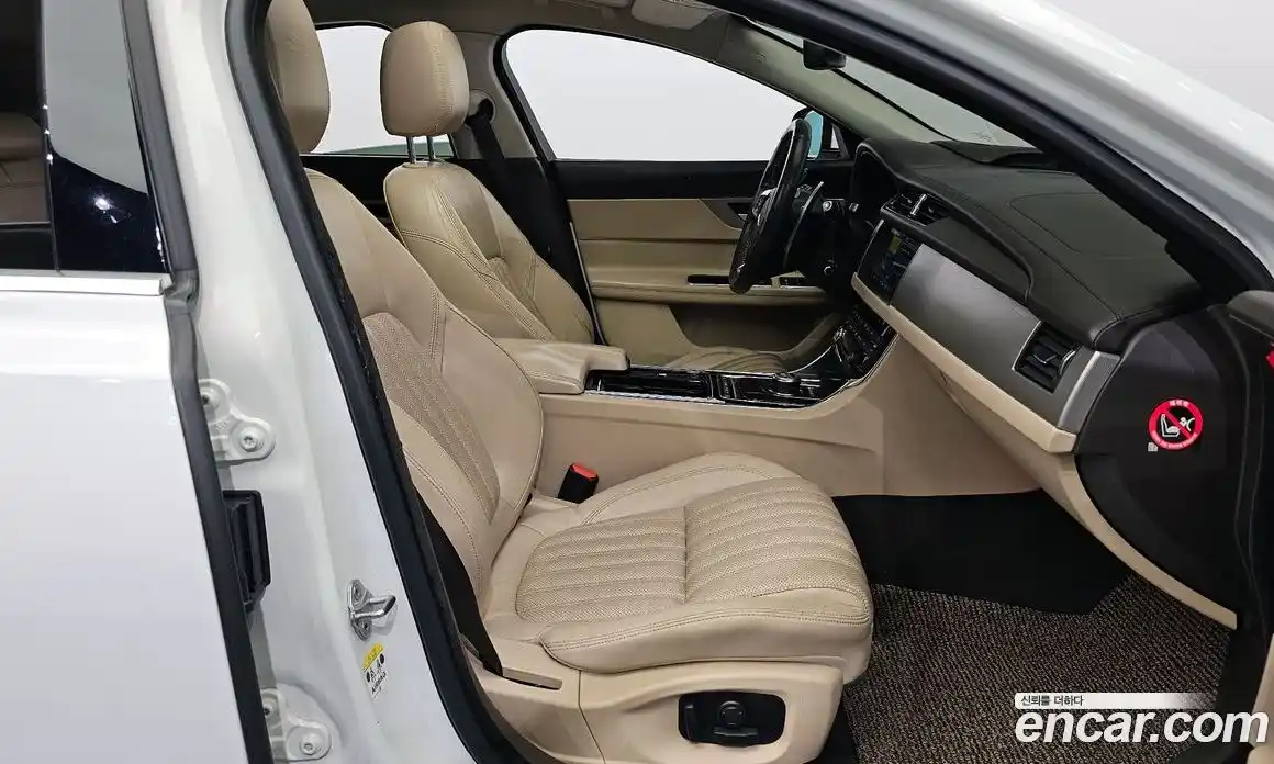 Jaguar XF 2017 2.0 Автомат в Москве № 283812, фото 10